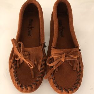Minnetonka Kilroy Hardsole kids size 1